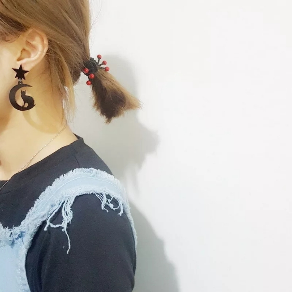 Black Pink Crescent Moon Cat Witchy Earrings - Picture 3 of 6